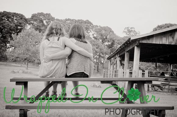 Sisters, Family, Kinder Farm Park, Millersvillle